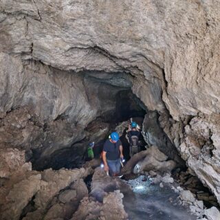 Grotta scorrimento lavico Etna Quad