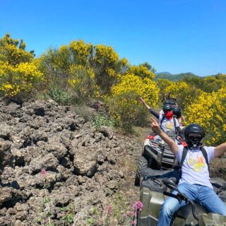 Tour in quad Alcantara fiume natura